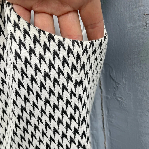 Karl Lagerfeld Paris Geometric Shift Dress, size 4 - Picture 9 of 13